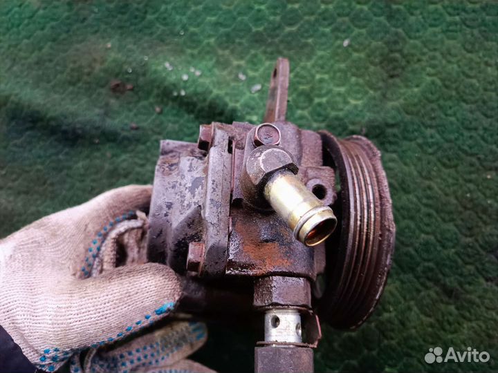 Насос гура Тойота королла 8 Е 110 2000г