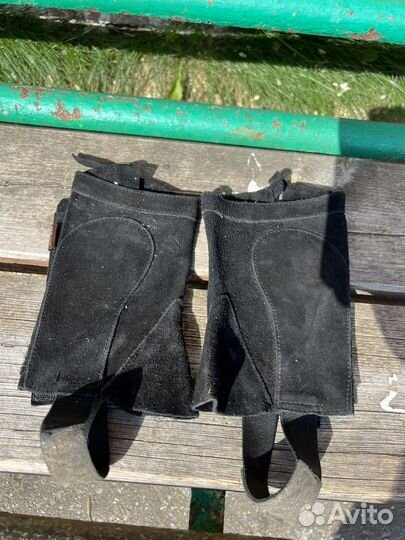 Шлем, капсуль, налобник, краги,ремни, недоуздок