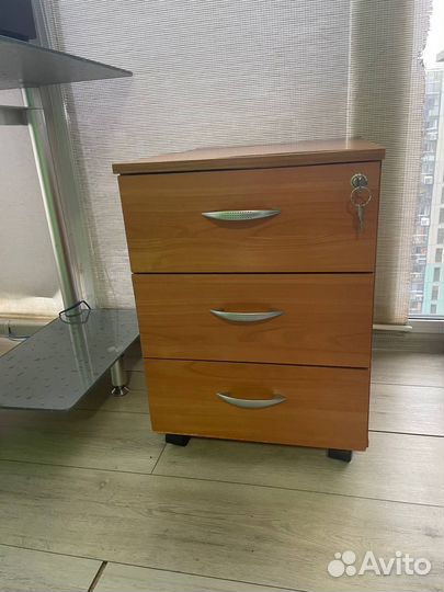 Тумба с ящиками