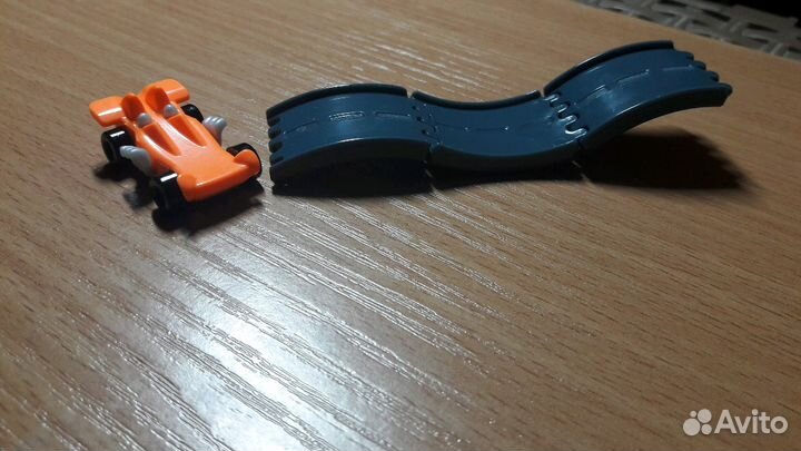 Автодром 2017 оранжевая машинка киндер сюрприз