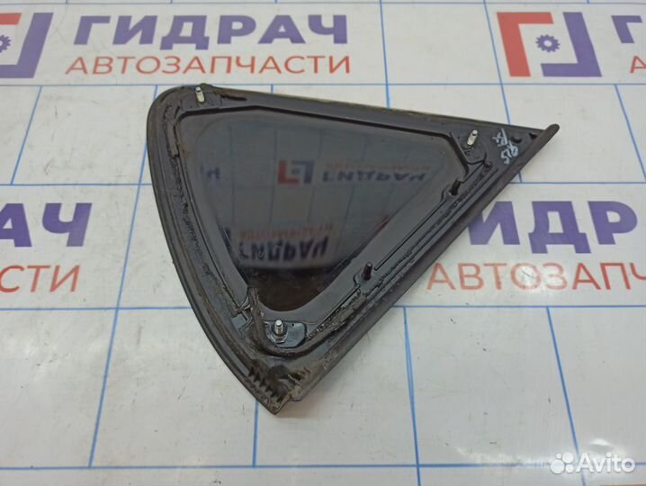 Стекло кузовное глухое левое Hyundai Solaris 87810