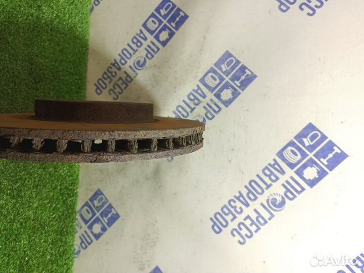 Тормозной диск передний левый Toyota Avensis