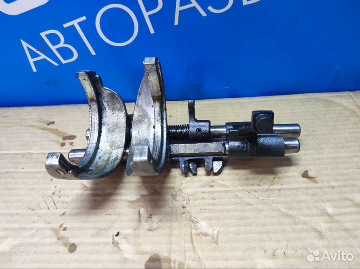 Вилки включения передач МКПП Geely Emgrand Ec7