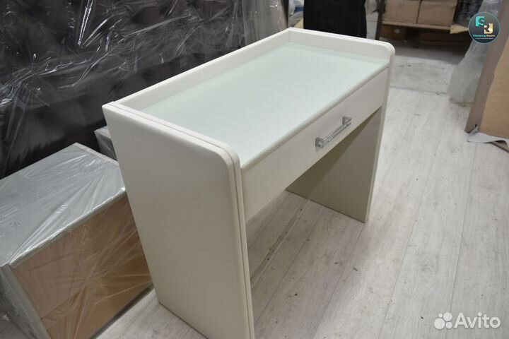 Туалетный столик