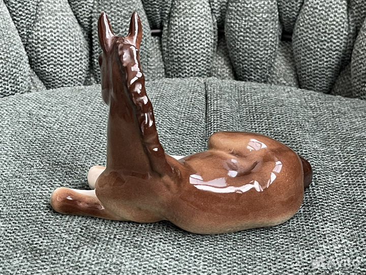 Фарфоровая статуэтка СССР лфз жеребенок