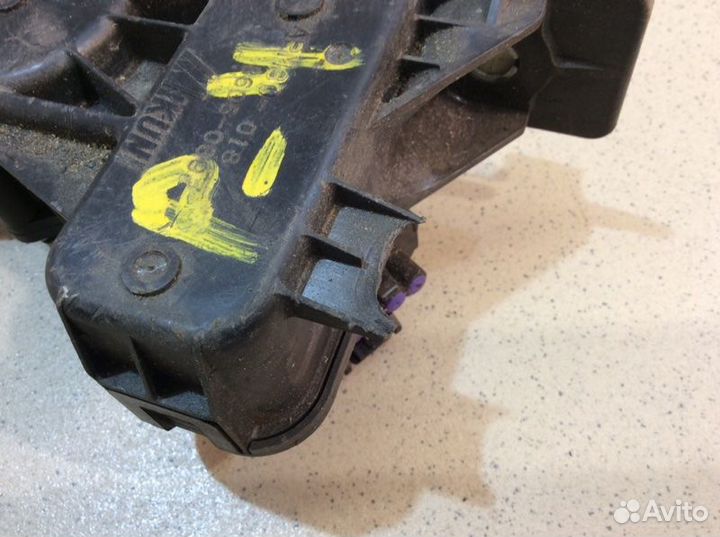 Педаль газа Mitsubishi Pajero 4 V8 2007-2018