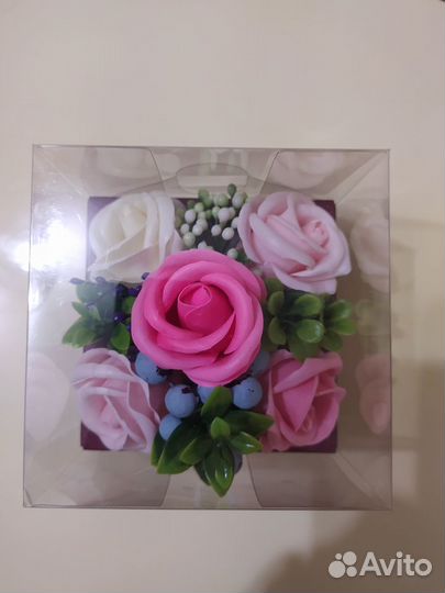 Композиция из цветов из мыльных лепестков