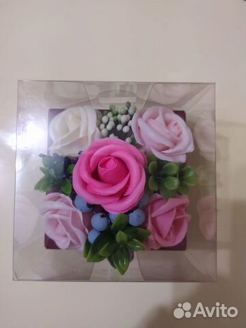 Композиция из цветов из мыльных лепестков