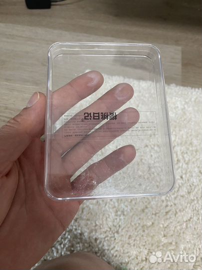 Пластиковая коробочка с крышкой