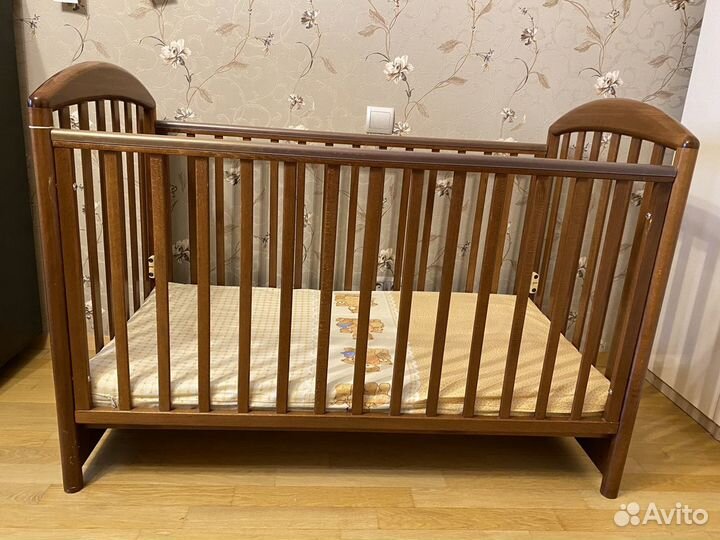 Детская кроватка