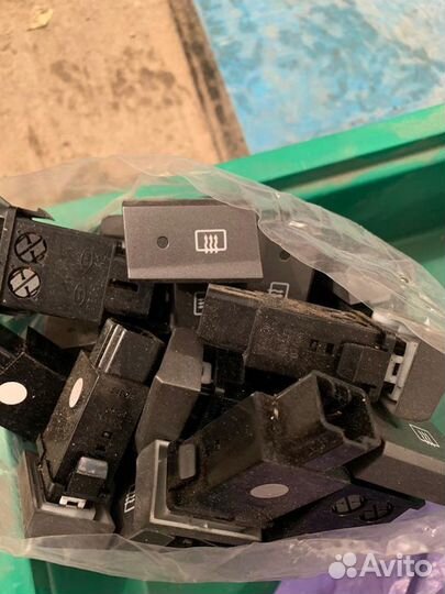 Кнопки центральной панели Хендай Акцент