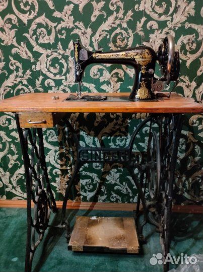 Швейная машинка Зингер