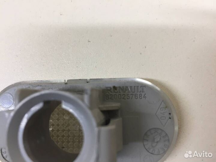 Повторитель на крыло Renault Duster 2012