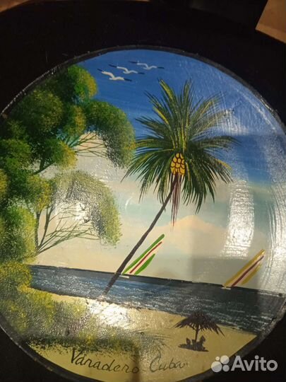 Настенная тарелка