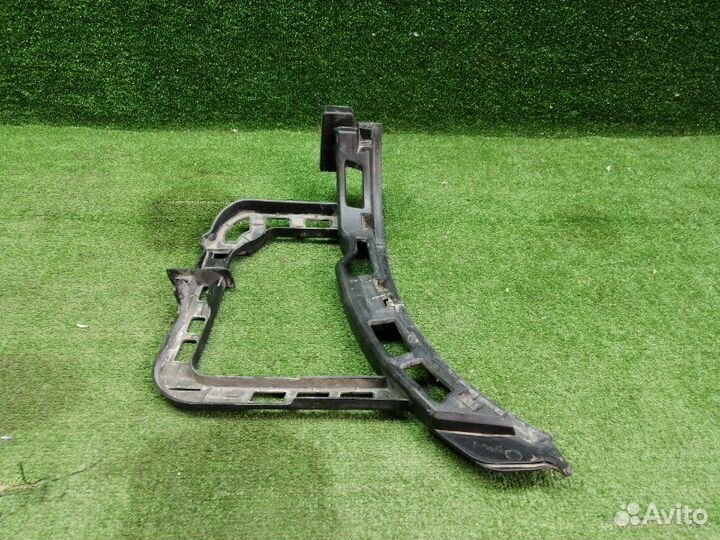 Кронштейн бампера задний правый Volkswagen Passat