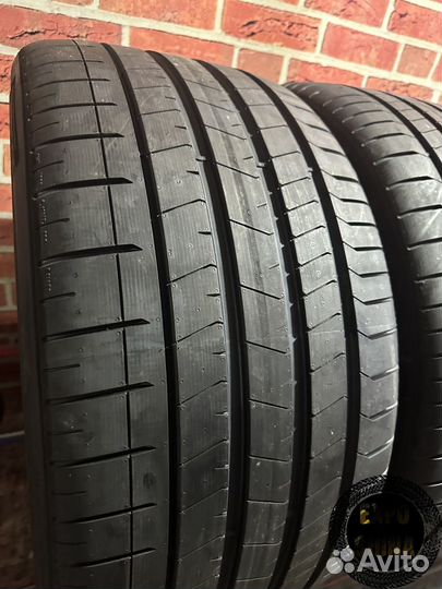 Pirelli P Zero PZ4 325/30 R23 и 285/35 R23