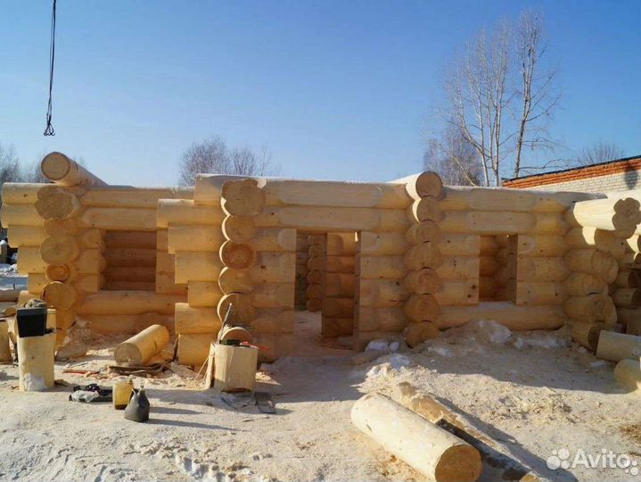 Срубы бань и домов ручной рубки