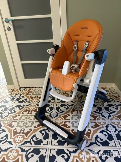 Стульчик для кормления Peg-Perego Siesta Follow Me