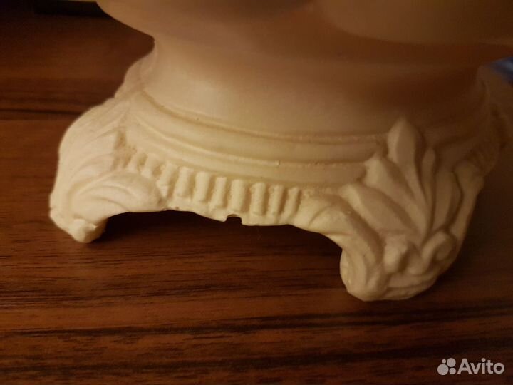 Ваза и статуэтка