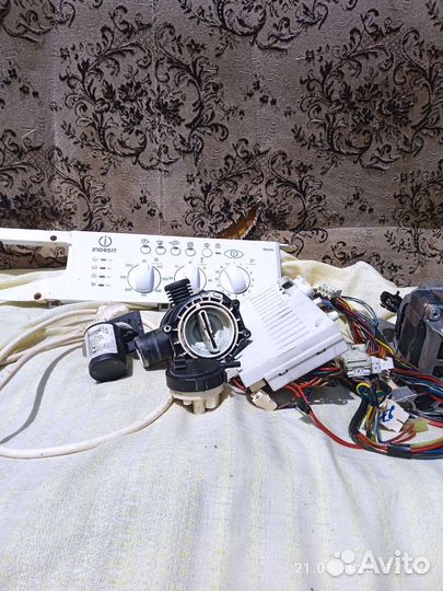 Запчасти на стиралку индезит