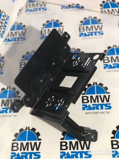 Кронштейн усилителя звука Bmw 7-Series E66 N62B48