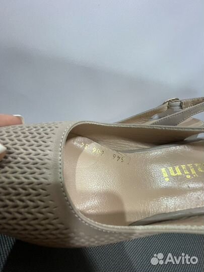 Босоножки Tivalini