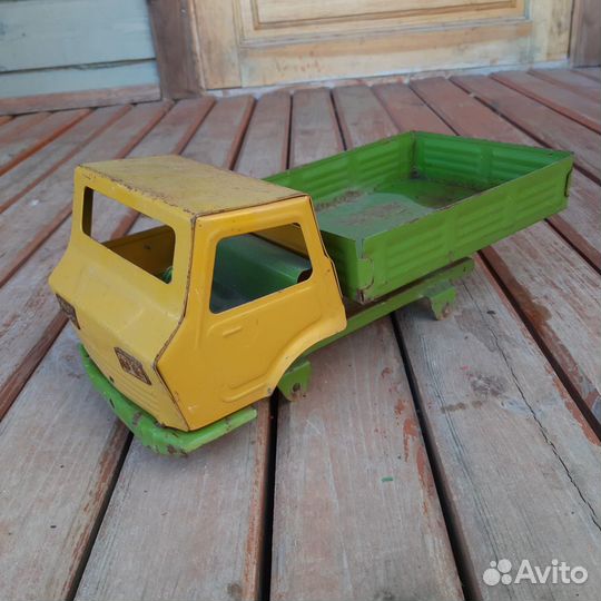 Игрушки железные