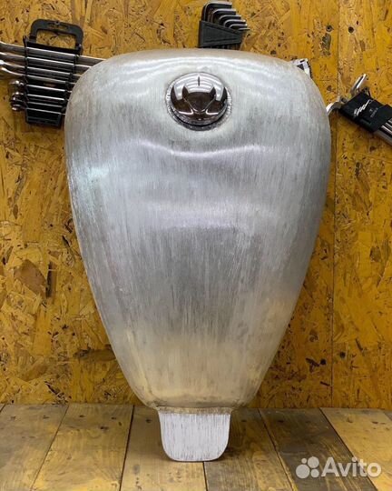 Бензобак Honda Steed. В наличии