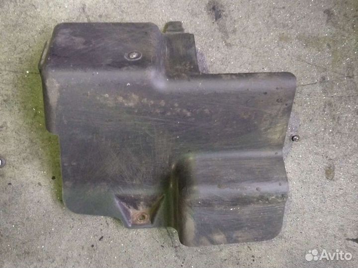 Защита бачка омывателя Форд Транзит