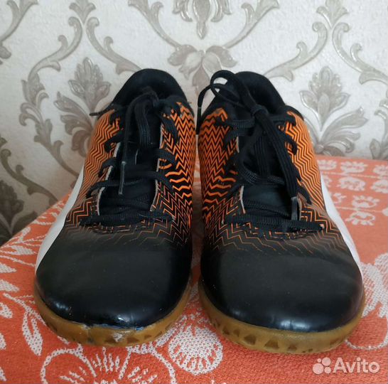 Футбольные бутсы puma