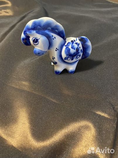 Фарфор Гжель :Лошадка и Петушок