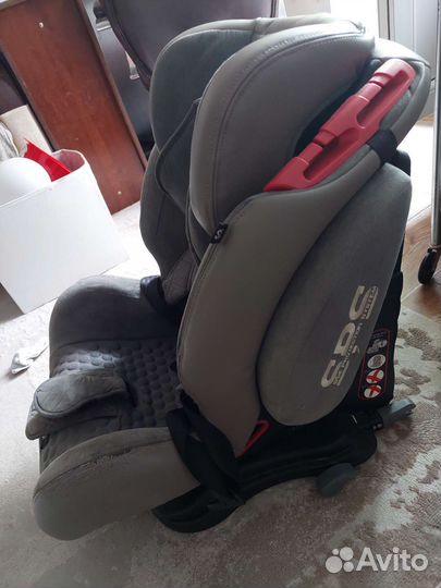 Автомобильное кресло от 9 кг до 36 кг