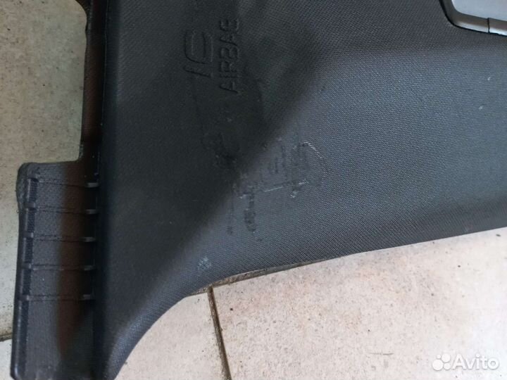 Накладка центральной стойки Volvo XC60 13-17