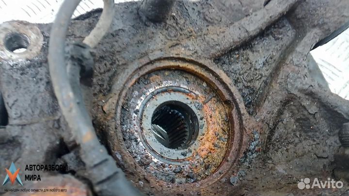 Ступица задняя левая Audi Q7 4L 2007 7L0501655B