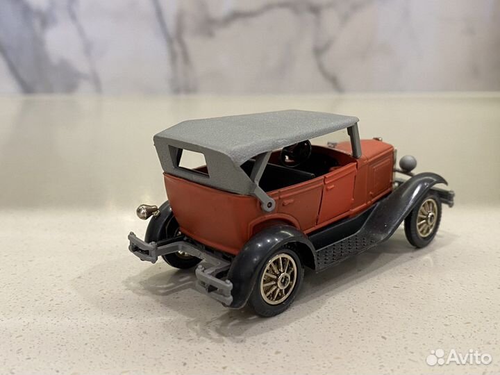 Модель автомобиля газ а СССР 1:43