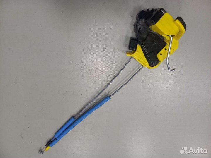 Замок двери задний правый Hyundai Solaris седан