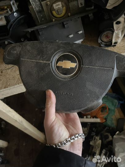 Подушка безопасности в руль chevrolet aveo t255