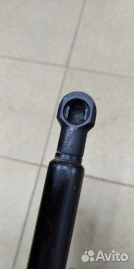 Амортизатор капота Вольво S 60 I