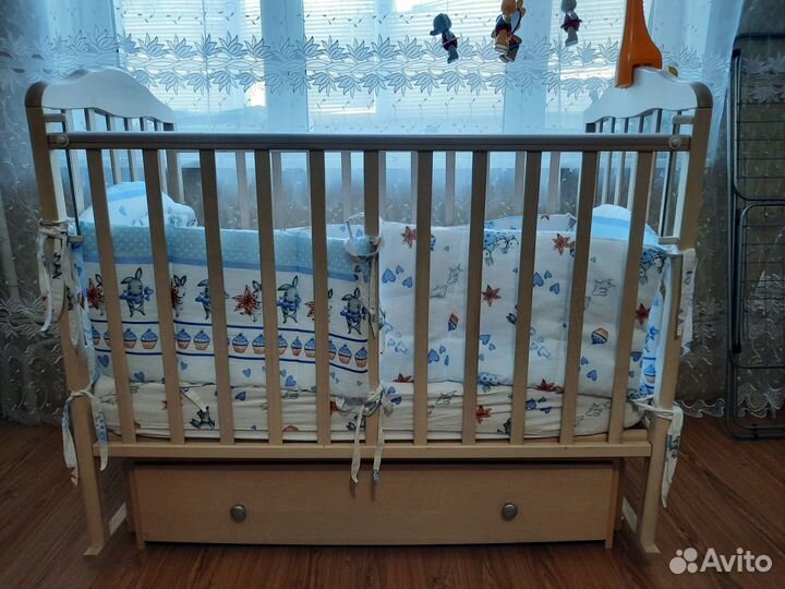 Детская кроватка