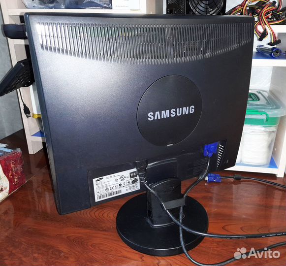 Монитор Samsung SyncMaster 943N, 19