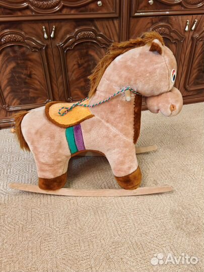 Детская качалка конь