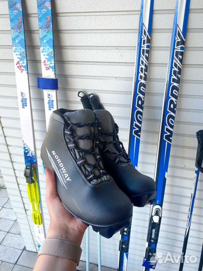 Лыжи, лыжные ботинки, лыжные палки