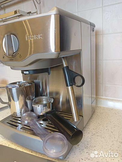 Кофемашина bork рожковая