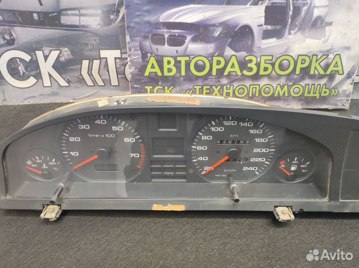 Панель приборов Audi 100 C4