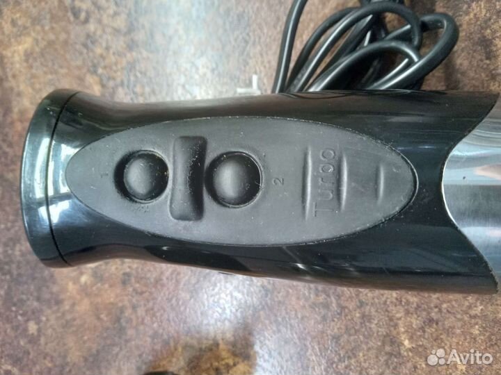 Продаётся погружной блендер с венчиком skarlett