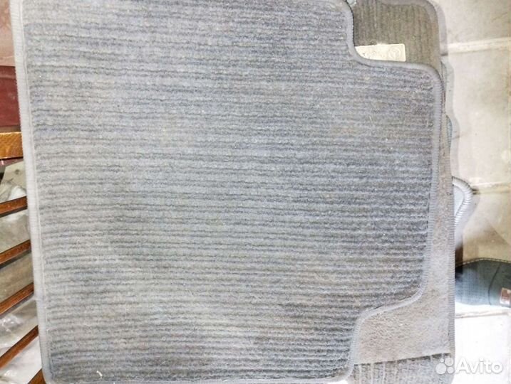 Продам коврики на mercedes-benz б/у