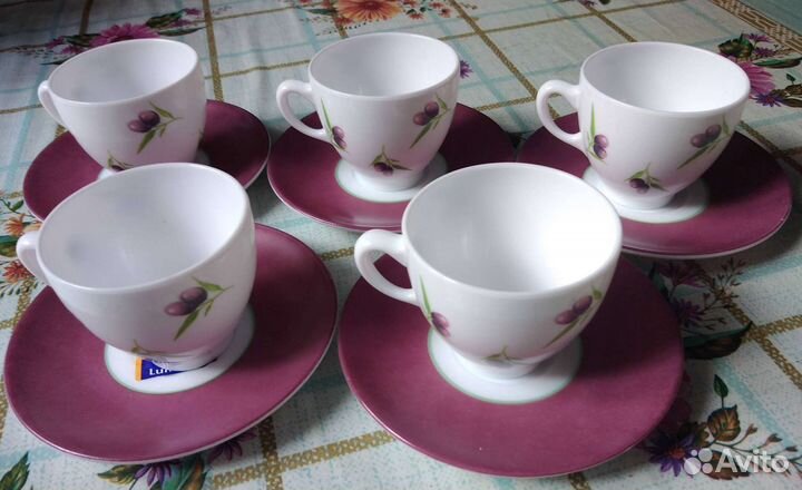 Набор кофейных чашек с блюдцами