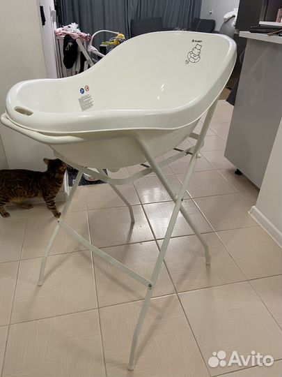 Ванночка для купания с подставкой