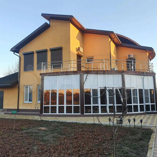 Дом 400 м² на участке 20 сот.