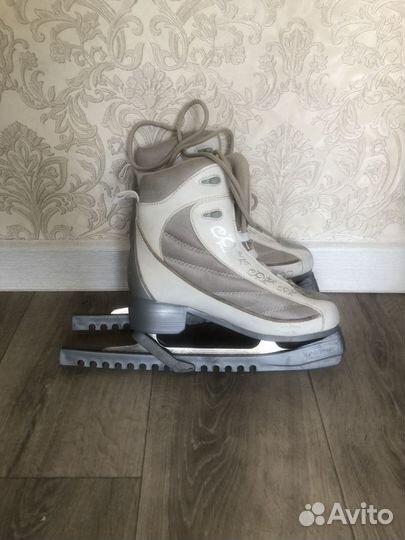 Коньки фигурные 38 размер